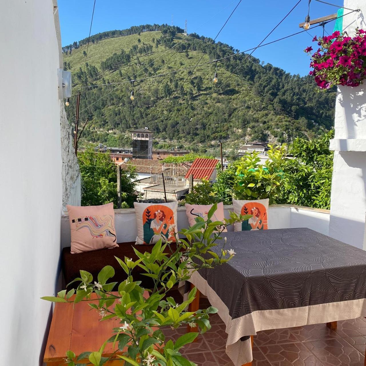 Ziu Hostal *